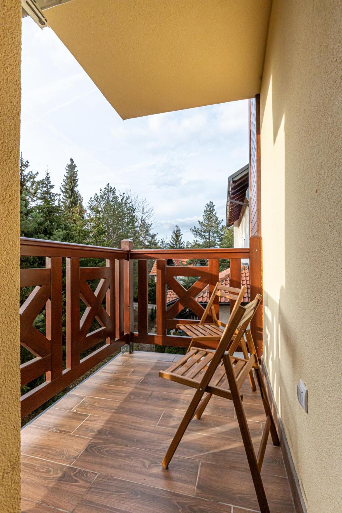Garden Apartment *